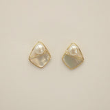 Mini white pearl and zircon/mother-of-pearl earrings
