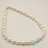 Collier perles blanches et jade