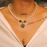 Collier perles blanches et jade avec pendentif coeur aventurine