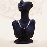 Collier perles blanches et cristaux nuancés violet