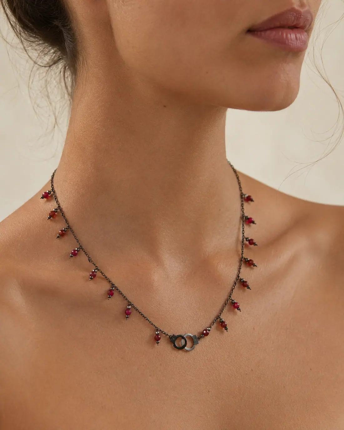 Collier NE0002 porté