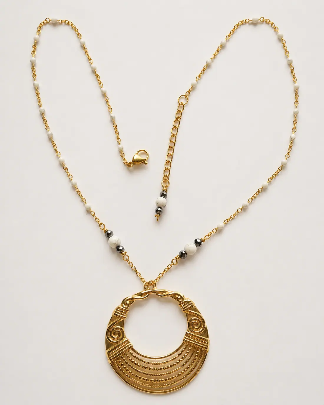 Collier NE0011